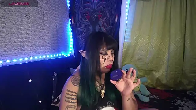 Snapshot of Eta_carinae chatting on 11.08.25 Eta carinae online show from 11.08.25