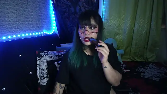 Snapshot of Eta_carinae chatting on 11.27.25 Eta carinae online show from 11.27.25