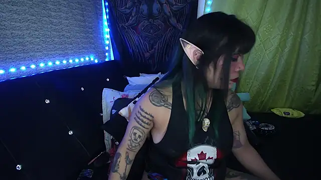 Snapshot of Eta_carinae chatting on 11.29.25 Eta carinae online show from 11.29.25