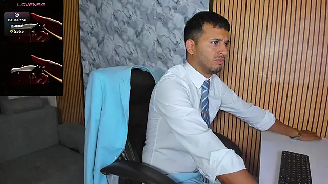 Hideintheoffice online show from 11.21.25