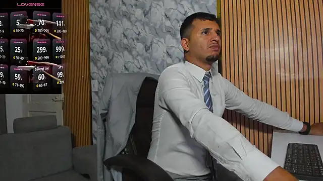 Hideintheoffice online show from 12.05.25