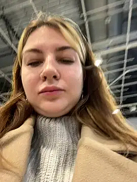 Snapshot of MayaMystic chatting on 12.23.24 MayaMystic online show from 12.23.24