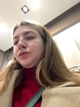 Snapshot of MayaMystic chatting on 12.24.24 MayaMystic online show from 12.24.24