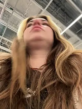 Snapshot of MayaMystic chatting on 12.28.24 MayaMystic online show from 12.28.24