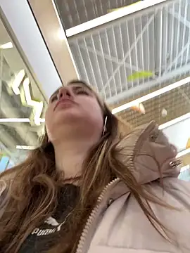 Snapshot of MayaMystic chatting on 01.04.25 MayaMystic online show from 01.04.25