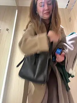 Snapshot of MayaMystic chatting on 01.10.25 MayaMystic online show from 01.10.25