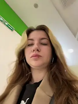 Snapshot of MayaMystic chatting on 01.11.25 MayaMystic online show from 01.11.25