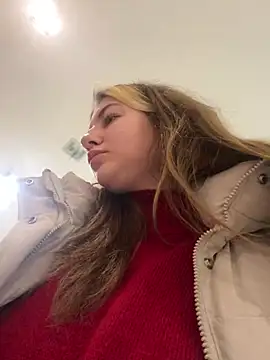 Snapshot of MayaMystic chatting on 01.21.25 MayaMystic online show from 01.21.25