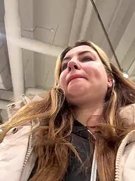 Snapshot of MayaMystic chatting on 02.04.25 MayaMystic online show from 02.04.25