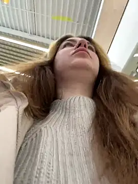 Snapshot of MayaMystic chatting on 03.01.25 MayaMystic online show from 03.01.25