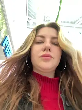 Snapshot of MayaMystic chatting on 03.20.25 MayaMystic online show from 03.20.25