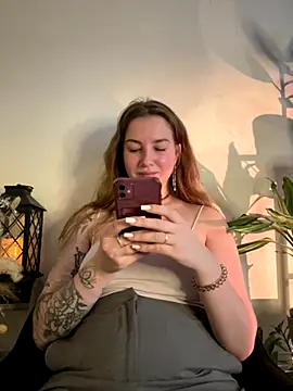 Snapshot of MayaMystic chatting on 11.18.25 MayaMystic online show from 11.18.25