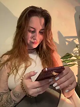 Snapshot of MayaMystic chatting on 11.21.25 MayaMystic online show from 11.21.25