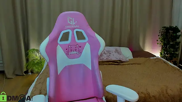 Snapshot of Cheryl__Brown chatting on 09.22.25 Cheryl Brown online show from 09.22.25