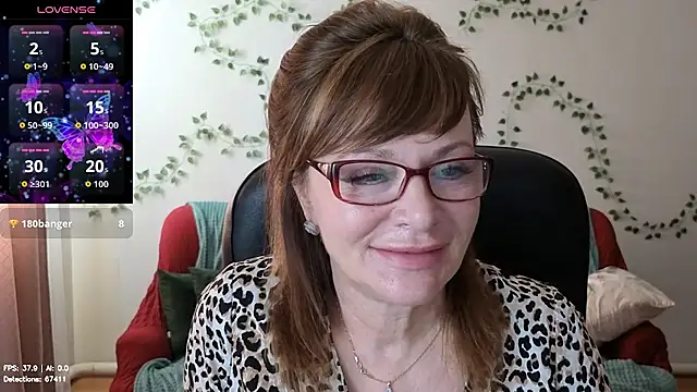Snapshot of Miss_Moren chatting on 07.12.26 Miss Moren online show from 07.12.26