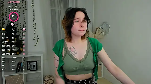 Snapshot of lilithlunna chatting on 12.31.24 lilithlunna online show from 12.31.24