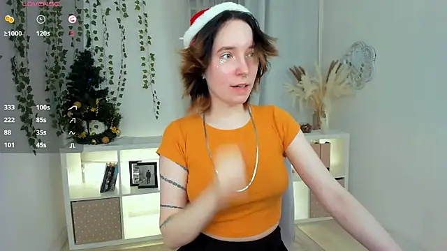 Snapshot of lilithlunna chatting on 01.04.25 lilithlunna online show from 01.04.25