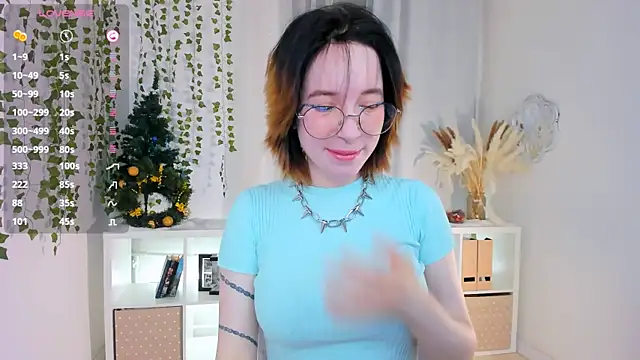 Snapshot of lilithlunna chatting on 01.04.25 lilithlunna online show from 01.04.25