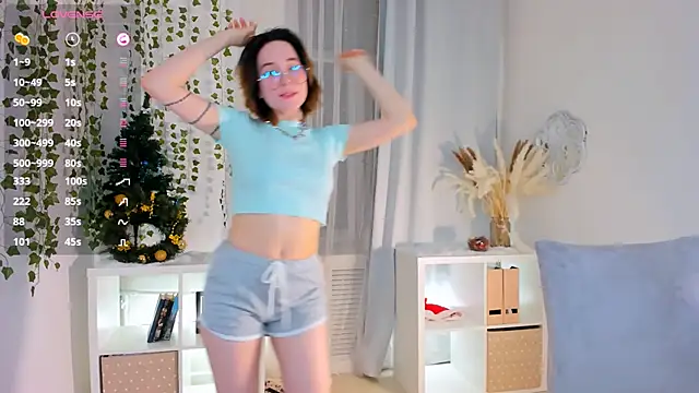 Snapshot of lilithlunna chatting on 01.05.25 lilithlunna online show from 01.05.25