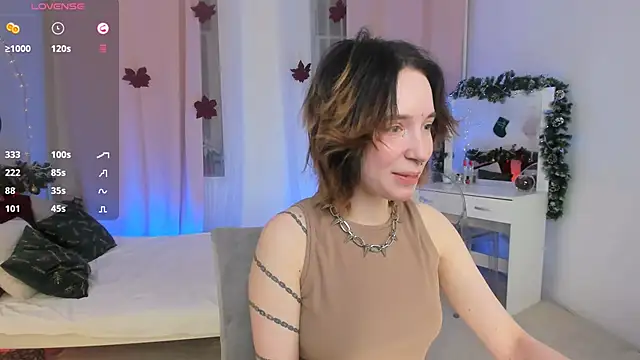 Snapshot of lilithlunna chatting on 01.07.25 lilithlunna online show from 01.07.25