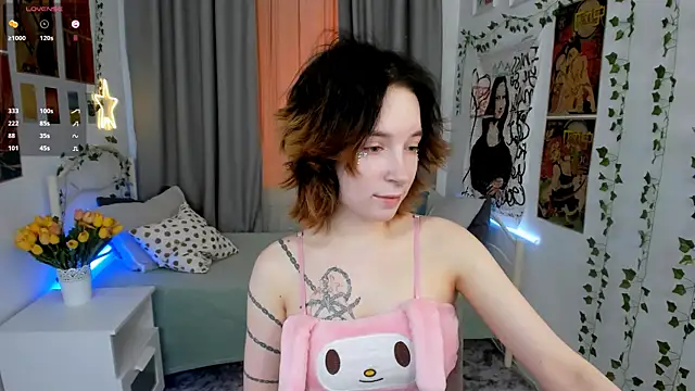 Snapshot of lilithlunna chatting on 01.17.25 lilithlunna online show from 01.17.25