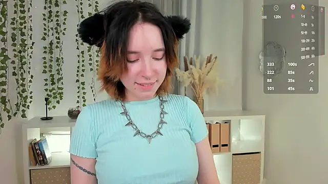 Snapshot of lilithlunna chatting on 01.21.25 lilithlunna online show from 01.21.25