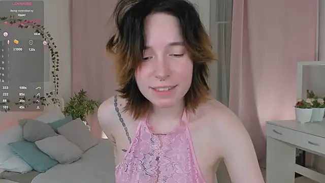 Snapshot of lilithlunna chatting on 01.25.25 lilithlunna online show from 01.25.25