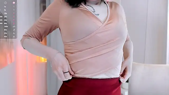 Snapshot of lilithlunna chatting on 02.01.25 lilithlunna online show from 02.01.25