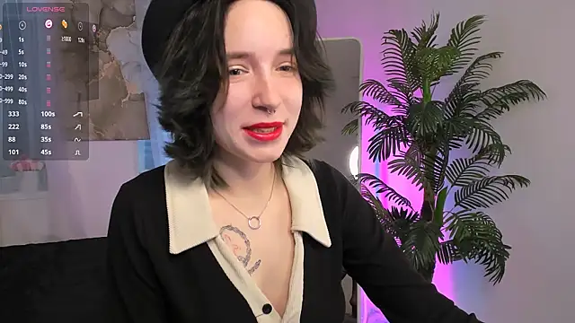 Snapshot of lilithlunna chatting on 02.01.25 lilithlunna online show from 02.01.25