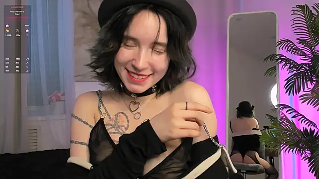 Snapshot of lilithlunna chatting on 02.02.25 lilithlunna online show from 02.02.25