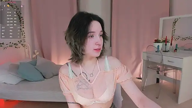 Snapshot of lilithlunna chatting on 02.04.25 lilithlunna online show from 02.04.25