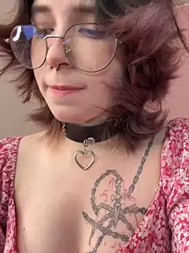 Snapshot of lilithlunna chatting on 03.12.25 lilithlunna online show from 03.12.25