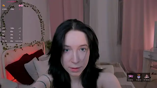 Snapshot of lilithlunna chatting on 11.06.25 lilithlunna online show from 11.06.25