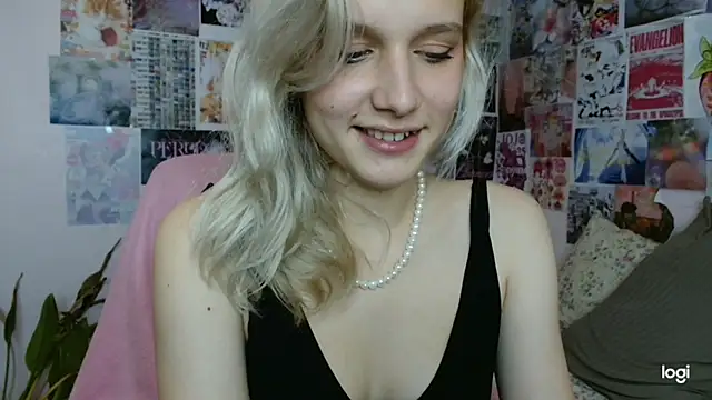 Snapshot of MeowthLilu chatting on 02.23.25 MeowthLilu online show from 02.23.25