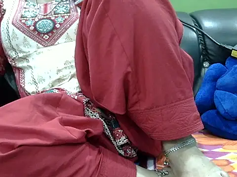 Housewife12 online show from 10.08.25