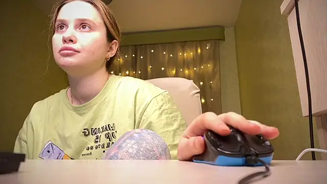 Snapshot of IlonaMurf chatting on 01.17.25 IlonaMurf online show from 01.17.25