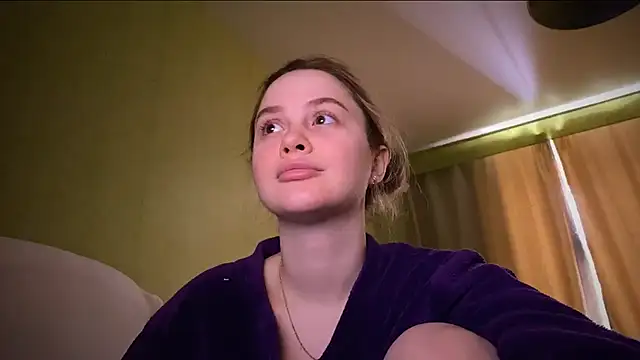 Snapshot of IlonaMurf chatting on 02.19.25 IlonaMurf online show from 02.19.25