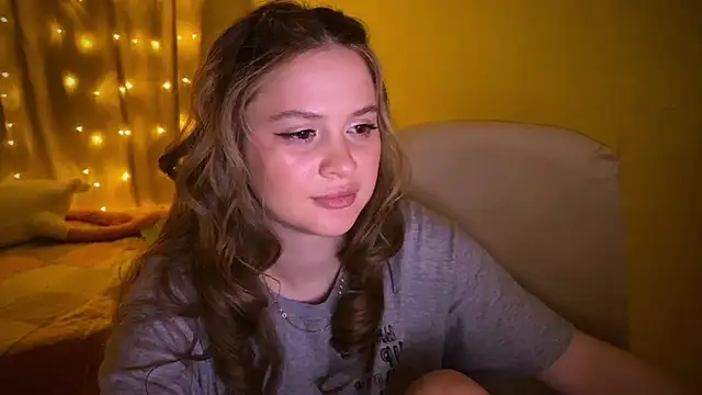 Snapshot of IlonaMurf chatting on 02.21.25 IlonaMurf online show from 02.21.25