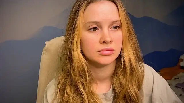 Snapshot of IlonaMurf chatting on 09.10.25 IlonaMurf online show from 09.10.25