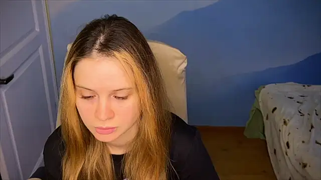 Snapshot of IlonaMurf chatting on 09.12.25 IlonaMurf online show from 09.12.25