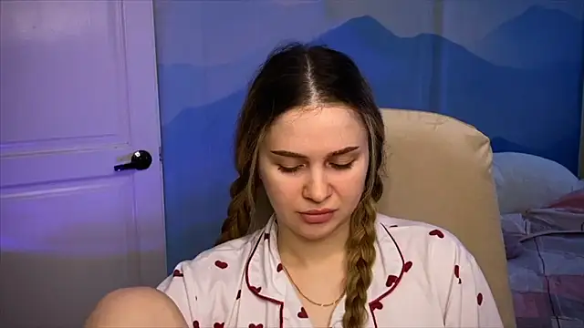 Snapshot of IlonaMurf chatting on 03.05.26 IlonaMurf online show from 03.05.26