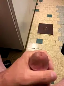 Snapshot of mikiss789 chatting on 11.08.25 mikiss789 online show from 11.08.25