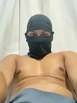 Snapshot of rickzinnxz chatting on 12.19.24 rickzinnxz online show from 12.19.24