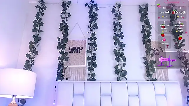 Snapshot of Miaa_gh1 chatting on 09.11.25 Miaa gh1 online show from 09.11.25