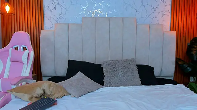 AinaraJimenez online show from 02.20.25