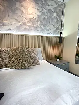 AinaraJimenez online show from 11.14.25