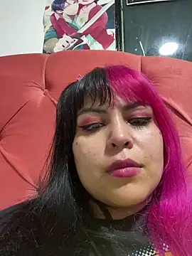 Snapshot of Pinky-Flower chatting on 01.01.25 Pinky-Flower online show from 01.01.25