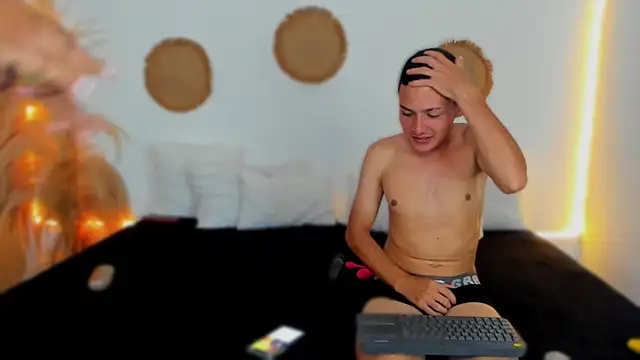 Snapshot of TifannyRossiii chatting on 03.22.25 TifannyRossiii online show from 03.22.25