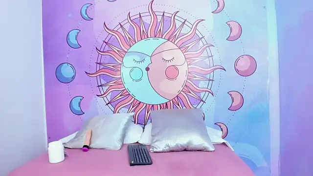 Mariana 16  online show from 09.15.25