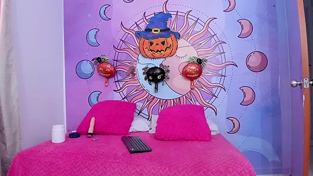 Mariana 16  online show from 10.30.25